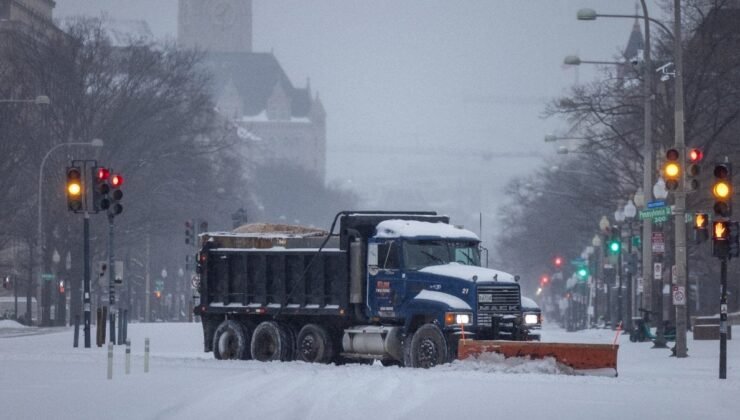 ABD’de kar fırtınası: 800 binden fazla kişi elektriksiz kaldı