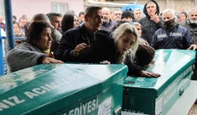 Adana’da babalarının öldürdüğü kardeşler toprağa verildi