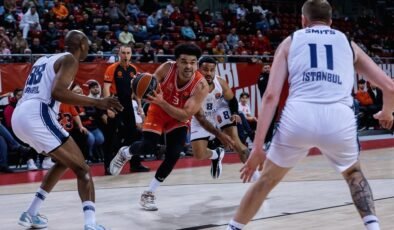 Anadolu Efes, Hapoel Tel Aviv’e kaybetti