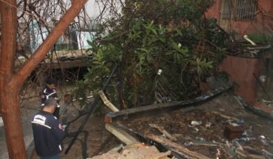 Antalya’da sağanak alarmı: Kullanılmayan bina çöktü