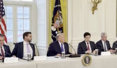 Donald Trump, Beyaz Saray’da petrol devleriyle Venezuela toplantısı düzenledi