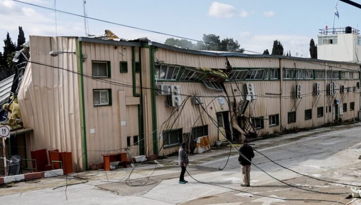 İsrail, işgal altındaki Doğu Kudüs’te UNRWA merkezini yıkmaya başladı