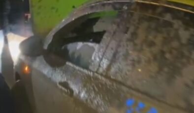 İstanbul’da bindikleri taksinin sürücüsünü darbedip fiyat ödemeden kaçtılar