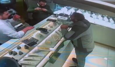 İstanbul’da düzmece altın kolyeyle kuyumcuyu dolandırdı: Gerçek eritilince öğrenildi