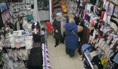 İstanbul’da düzmece dövizle alışveriş yapmaya çalışan 2 bayanı iş yerinden kovdu