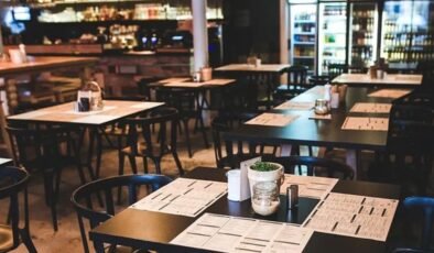Kafe ve restoranlarda masa ve servis fiyatları kaldırıldı