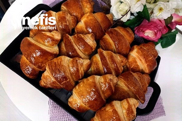 Kruvasan (Orjinale Yakın Croissant)