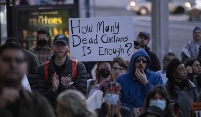 Minneapolis’te Federal Bina önünde protesto düzenlendi