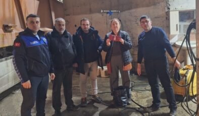 Tekirdağ’da çöpe atılan cüzdan belediye takımlarınca bulunup sahibine ulaştırıldı