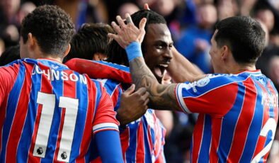 Crystal Palace, 10 kişi kalan Wolverhampton'ı 90'da yıktı!