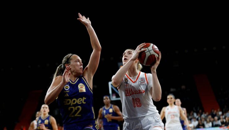 Fenerbahçe Opet yoluna namağlup devam ediyor!