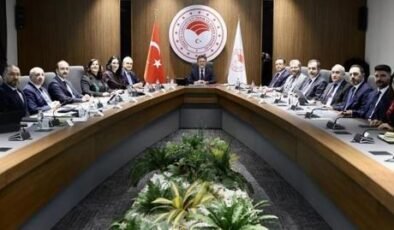 Aydın'da deniz suyunu içme suyuna dönüştürecek arıtma tesisi için imzalar atıldı