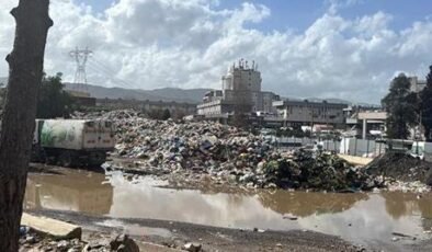 Atıkları usulsüz depolayan Buca ve Foça belediyelerine 9.3 milyon TL ceza