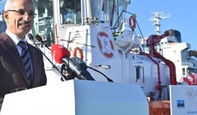 Bakan Uraloğlu: Kritik su yollarımızda dijitalleşmeyi ileri seviyeye taşıyoruz