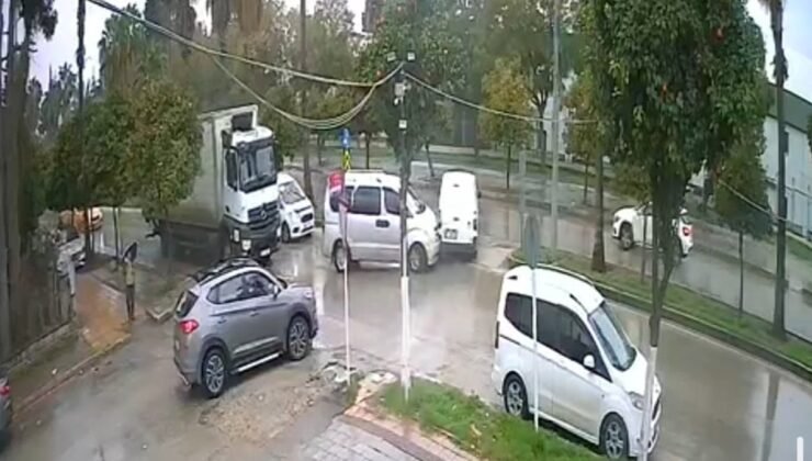 Adana’da Barış Bulvarı’nda bitmeyen kazalar: Esnaf tahlil istiyor