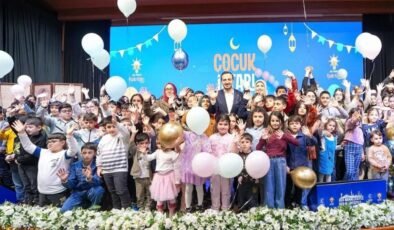 AK Parti İstanbul Vilayet Başkanlığı’nda çocuklar iftar yaptı, ortaya gülümseten anlar çıktı