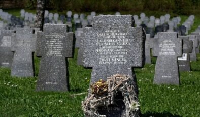 Almanya’da ölülerin dişlerinden 8 kilogram altın çaldı