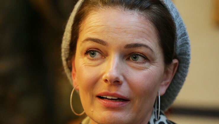 Bana kaç bornozlu adam kapıyı açtı, sayamadım… Tacize uğradığımın farkında bile değildim… Bunları iltifat sanıyordum