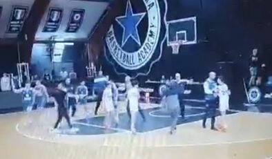 Basketbol maçında veliden, oyuncuya saldırı!