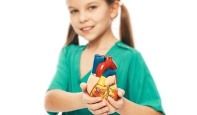 Çocuk kalp sıhhatinde dikkat edilmesi gereken 10 belirti