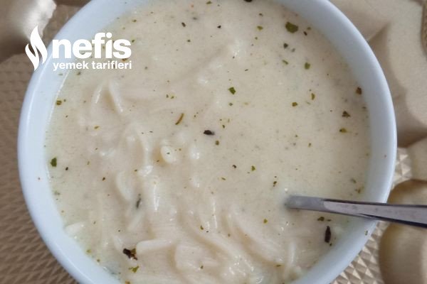 Erişteli Tel Şehriyeli Yoğurt Çorbası