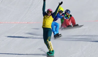 Kadınlar snowboard kros kategorisinde altın madalya Josie Baff'ın!