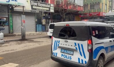 Gaziantep’te kuyumcuyu soyan şahıslar altınlarla birlikte yakalandı