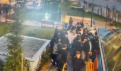 İstanbul’da arbedeyi ayırmak isteyen adam 6 yerinden bıçaklandı