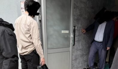 Karabük’te polis elinde ayakkabıyla kaymakamı bekledi, reaksiyonlar sonrası açıklama geldi