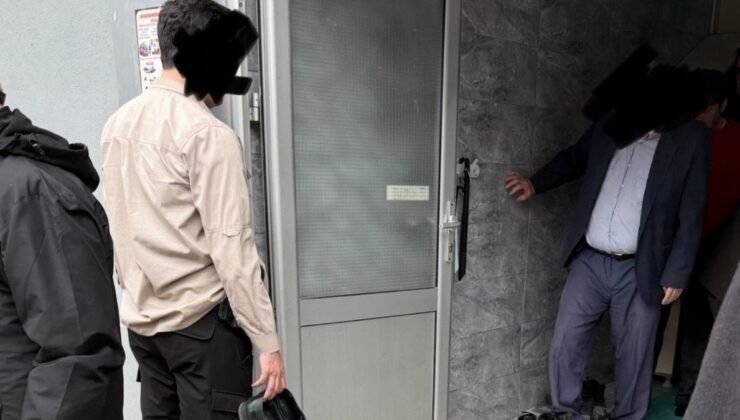 Karabük’te polis elinde ayakkabıyla kaymakamı bekledi, reaksiyonlar sonrası açıklama geldi