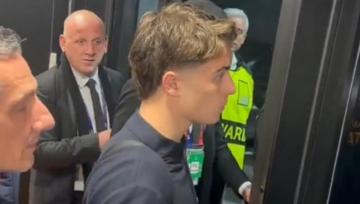 Kenan Yıldız’ın telefon duvar kağıdı gündem oldu