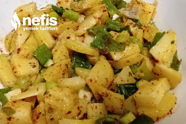 Nefis Taze Soğanlı Patates Salatası