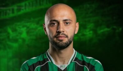 Sakaryaspor, Burak Bekaroğlu’nu renklerine bağladı