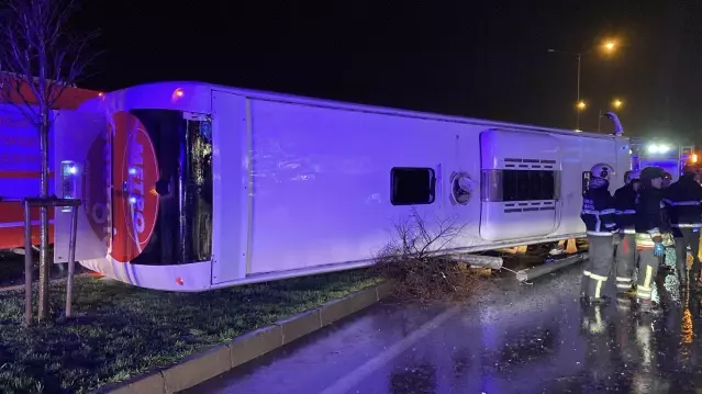 Samsun'da yolcu otobüsü devrildi! Çok sayıda yaralı var