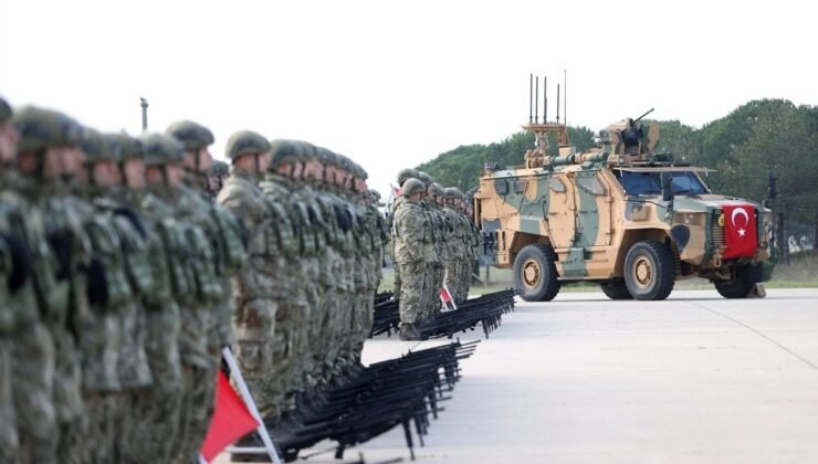 TCG Anadolu, Steadfast Dart-26 kapsamında Türk kara ögelerini Almanya’ya ulaştırdı