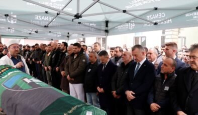 Tribünden düşerek ölen taraftarın cenazesi defnedildi