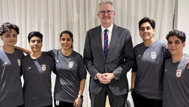 İran milli takımından 3 kadın futbolcu iltica başvurusundan vazgeçti