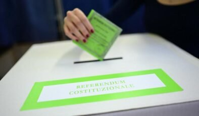 Avrupa’da sandıklar kuruldu: İtalya’da referandum, Slovenya’da seçim