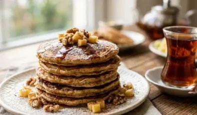Kahvaltı sofralarına tatlı dokunuş: Elmalı tarçınlı pankek tarifi