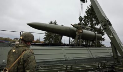 Ukrayna ordusunu besleyen enerji ve ulaşım tesisleri vuruldu: Bin 300’den fazla militan etkisiz hale getirildi