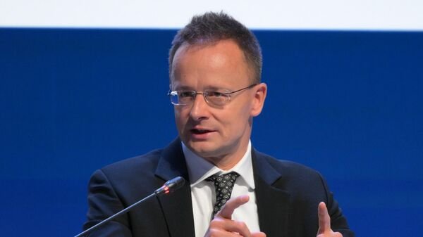 Macaristan’dan AB’ye fiyat artışlarını önleme talebi: ‘Rus enerji ürünlerine yasaklar derhal kaldırılsın’