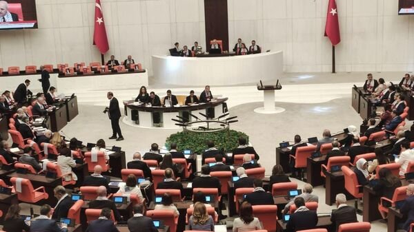 Doğum izni ve sosyal medya düzenlemesi Komisyon'a geliyor