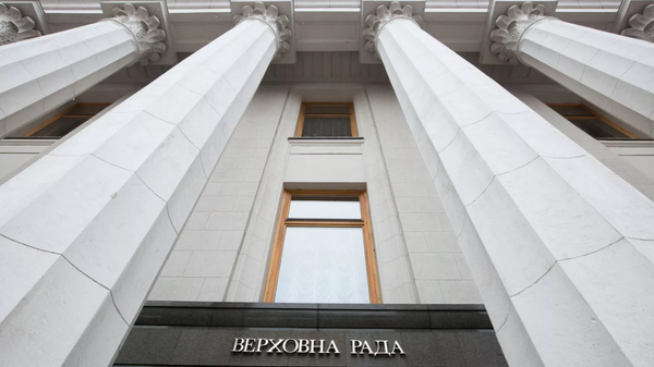 Kiev’de parlamento krizi: Parlamentonun bulunduğu bölgeye polis ve asker sevk edildi