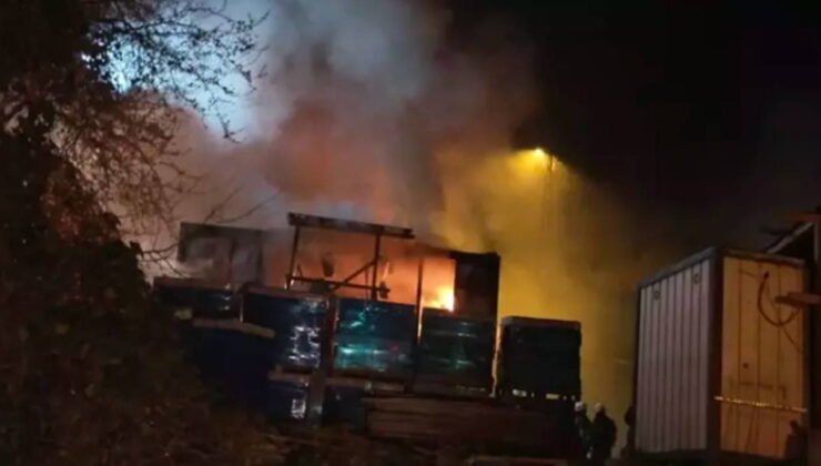 Üsküdar’da işçi konteyneri alev alev yandı