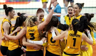 VakıfBank Kupa Voley'de Dörtlü Final'e yükseldi!