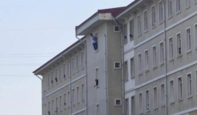 Yurdun penceresinden atlayan genç hayatını kaybetti