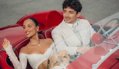 Gelin arabası dudak uçuklattı! F1 pilotundan şov seçim