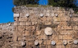 Duvarların arasından çıktı: 800 yıllık! Kayıp olarak aranıyorlardı