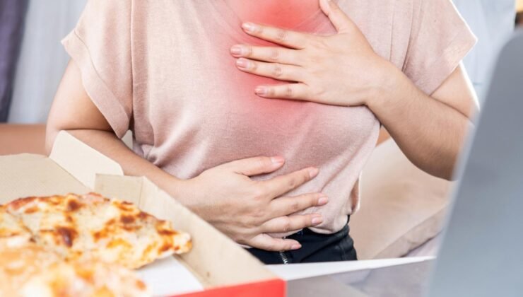 Günlük alışkanlıkların tetiklediği yakıcı sorun: Reflü…