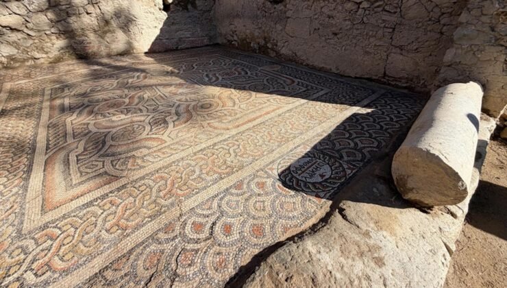 Antalya'da 1500 yıllık mozaikte şaşkına çeviren yazı! Kazı ekibi bile inanamadı